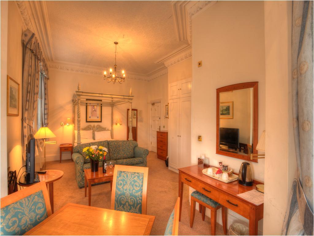 The Waterloo Hotel & Bistro Newport  Room photo